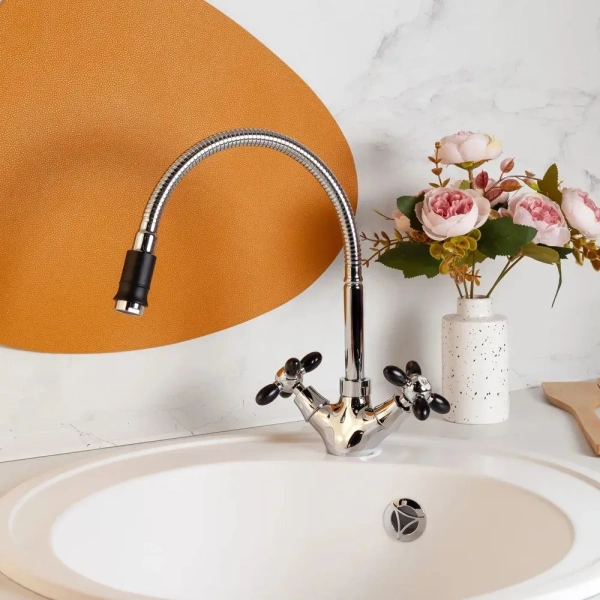 Смеситель-елочка Lemen гибкий излив хром/чёрный LEMEN (арт. LD-91634E-N19)