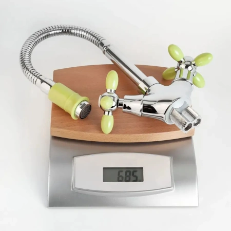 Смеситель-елочка Lemen гибкий излив хром/зеленый LEMEN (арт. LD-91634G-N19)