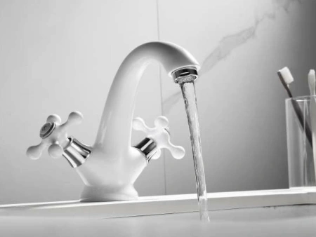 Смеситель для раковины двухвентильный Ammore белый Ammore (арт. A1081-C)